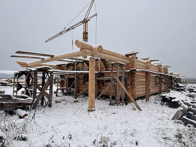 Сруб дома - бани из зимнего леса 15*10 продаем